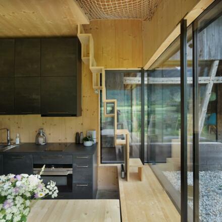 A84DAE93-5ED6-4D2E-9C30-2D246E5FFEF6