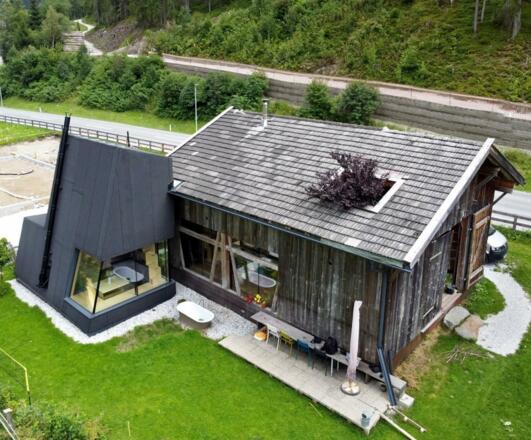 25E53921-74DB-4C2F-81A7-116D2429D85B