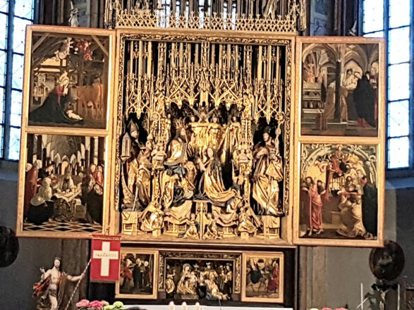 Der Pacher-Altar (1471–1479) in der Pfarr- und Wallfahrtskirche von Sankt Wolfgang.