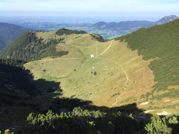 Zustiegsweg von der Schattengrenze links zur Alm