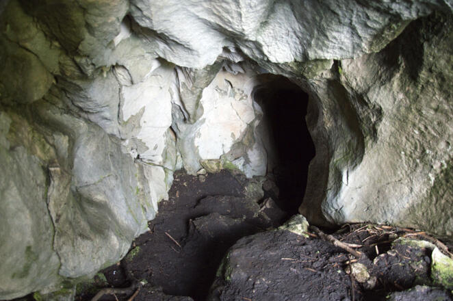 Der Eingang in die Schlüssellochhöhle