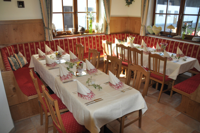 Gedeckter Tisch im Cafe Wastelbauerhof