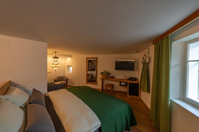 Zimmer 4, Blick Bett