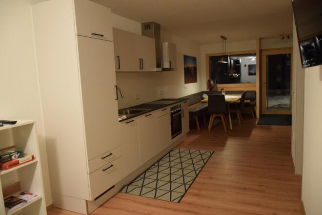 Enzian Küche/Esstisch