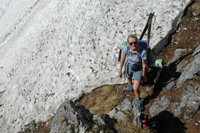Beim ersten Schneefeld im Brandgraben