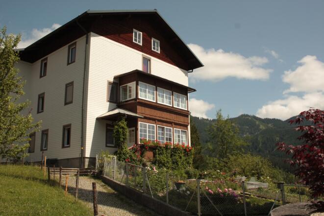 Schüler- und Erholungsheim der Kreuzschwestern Gosau