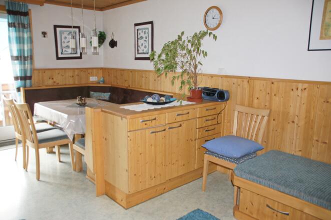 Sitzecke in der Ferienwohnung Gosaukamm