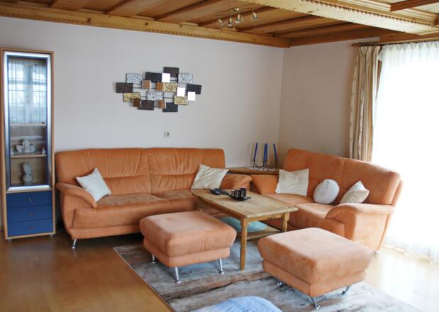 Wohnzimmer der Ferienwohnung Gosaukamm