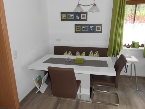 Sitzecke in der Küche der Ferienwohnung Aschauer
