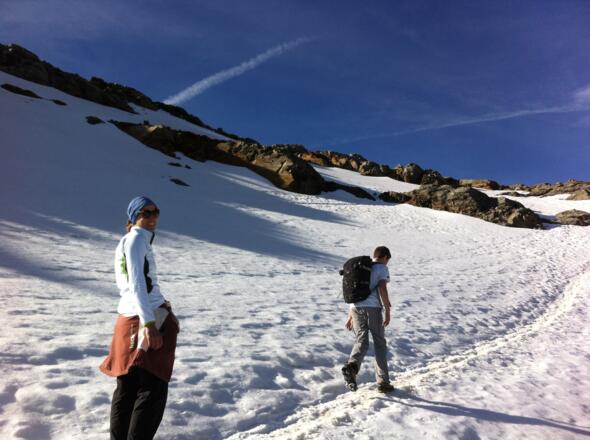 Der Minigletscher ist eher einem Schneefeld ähnlich
