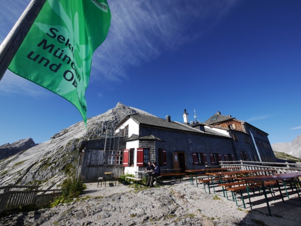 Wohlverdiente Stärkung auf dem Watzmannhaus.
