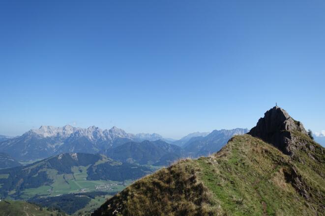 Schöne Zacke: Auf den Gipfel des Marokka führt die erste Klettersteig-Option.