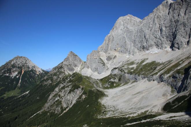 das Tor und die Südwand