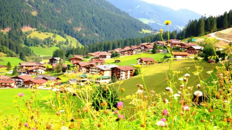 Sicht auf Gasteig und Appartement Dobeja