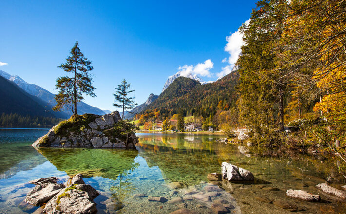 Typisch Zauberwald: Felsen im Hintersee