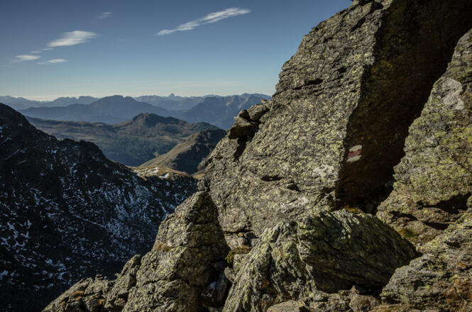 Der alpinste Abschnitt des Kreuzeck-Höhenwegs: unterwegs zum Kleinen Hochkreuz.