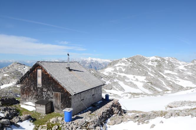 Edelweißerhütte mit Raucheck, dem höchstn Gipfel des Tennengebirges