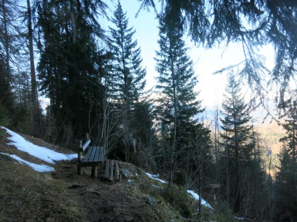 Bankerl am Weg zum Ausrasten