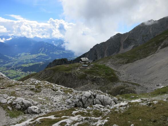 Rückblick zum Guttenberghaus von der Feistererscharte