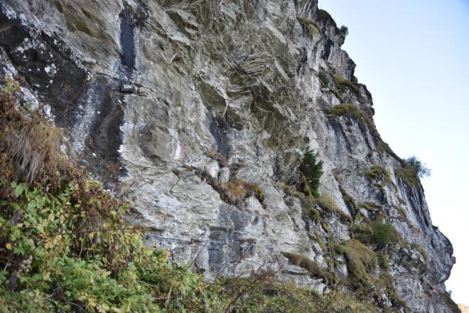 Durch richtig steiles Felsgelände schlängelt sich der Tristkogel-Klettersteig.