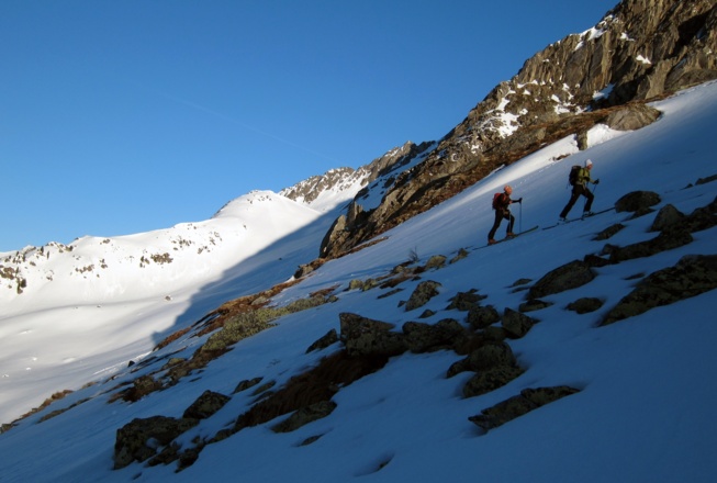 Die ersten Sonnenstrahlen des Tages, kurz unterhalb des Pfitscherjochs.