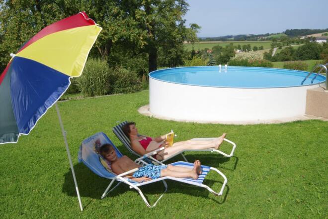 Garten mit Pool