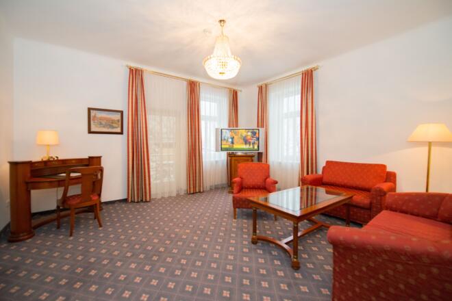 Parkhotel Suite Wohnraum