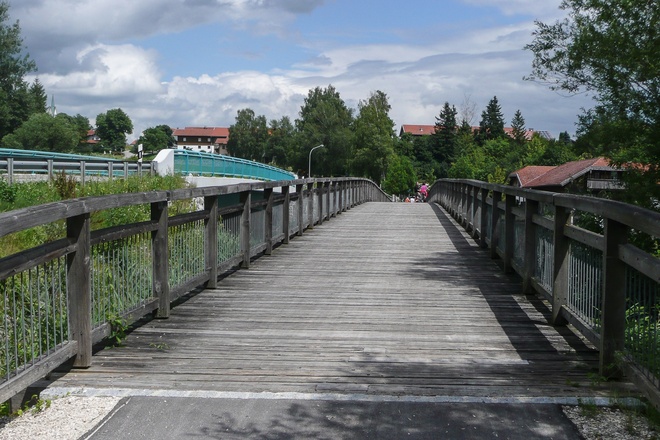 Brücke zwischen den Seen