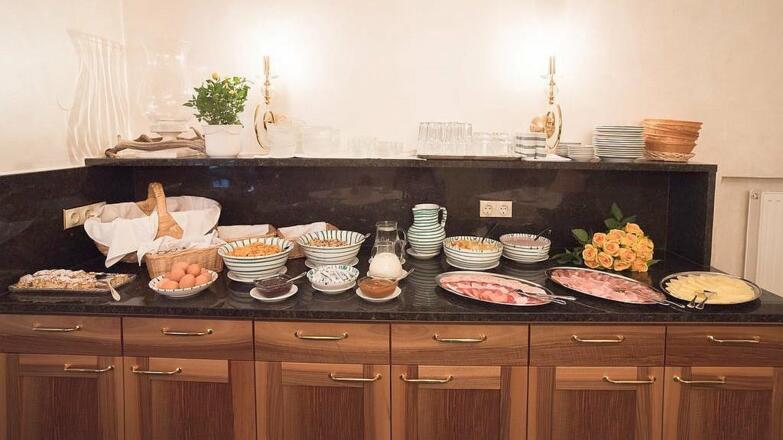 Frühstücksbuffet im Fuerbass Haus