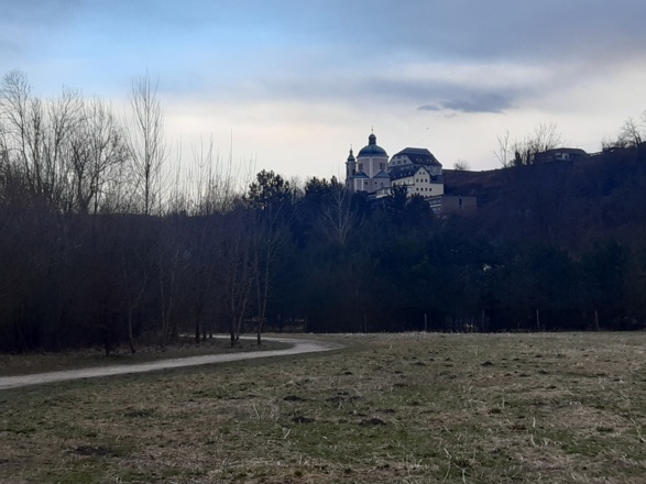Blick auf die Wallfahrtskirche Christkindl
