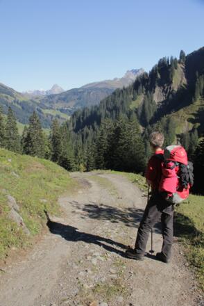 Zustieg zur Biberacher Hütte mit Blick zum Biberkopf