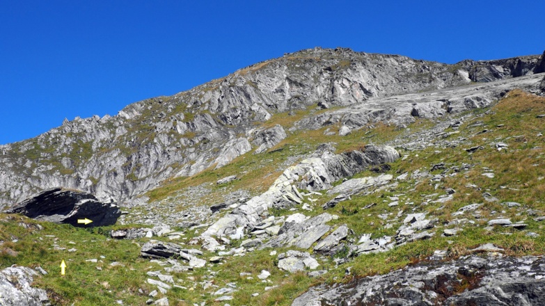 Felsblock ~2470m blasse Markierung rechts an