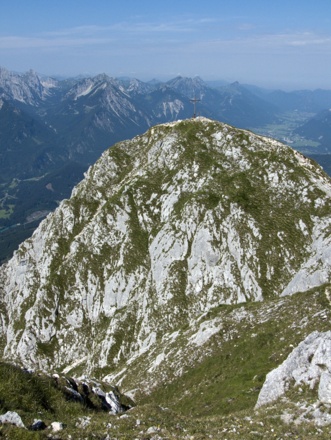 Ausblick vom Ost- zum Westgipfel des Säulings