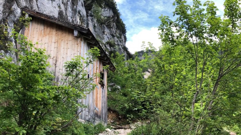 Am unteren Ende der Materialseilbahn des Stöhrhauses