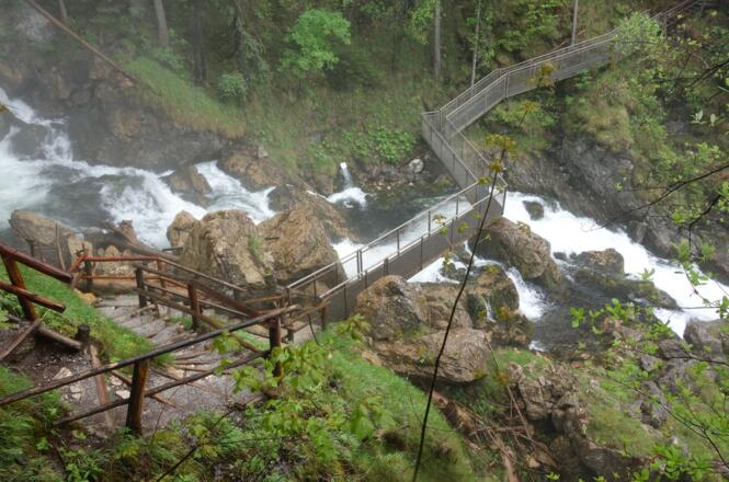 Regenbogenbrücke am Gollinger Wasserfall