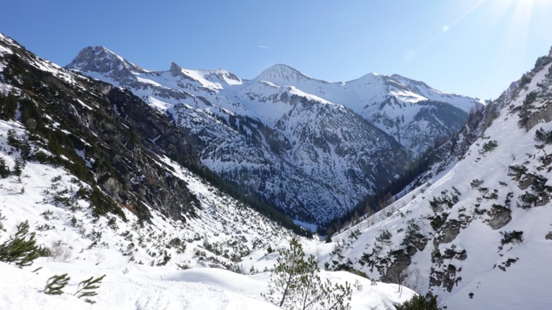 Rückblick Richtung Ramstallkopf (links)
