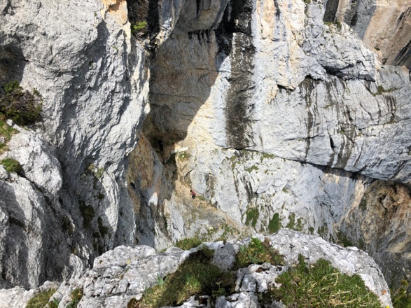 Kurz unterhalb des Stöhrhauses gibt es bereits einen guten Blick auf den unteren Ausgang des Mittagslochs