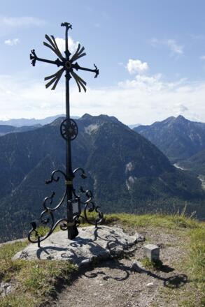 Gipfelkreuz auf dem Sonnenberg