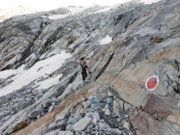 Die Die versicherten Felspassagen beim Aufstieg zur Trippachschneide.