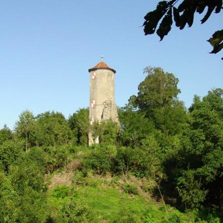 Turm bei Burgruine Castell