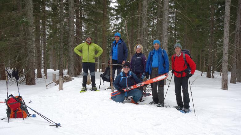 Kleiner Mitterberg 1155m mit einfachem Holzkreuz