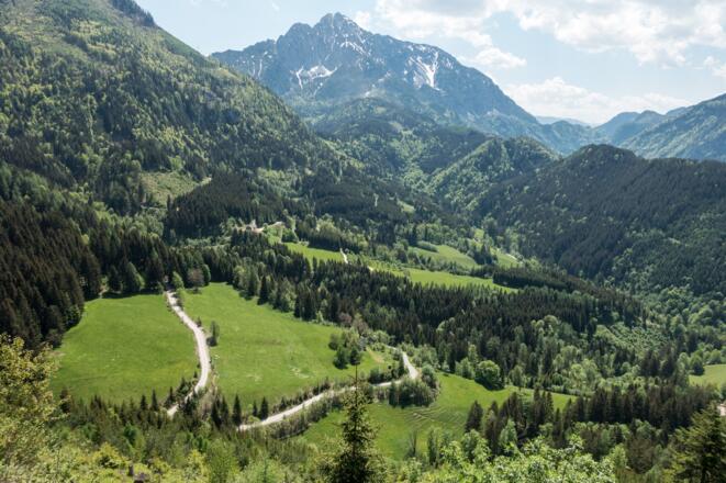 Schöne Aussicht zum Bosruck bei der Abfahrt nach Spital am Pyhrn