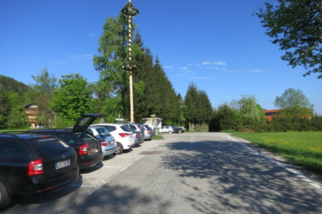Parkplatz beim Gasthaus Franzl im Holz