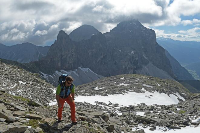 Anstieg Hoher Zahn, Blick auf Pflerscher Tribulaun