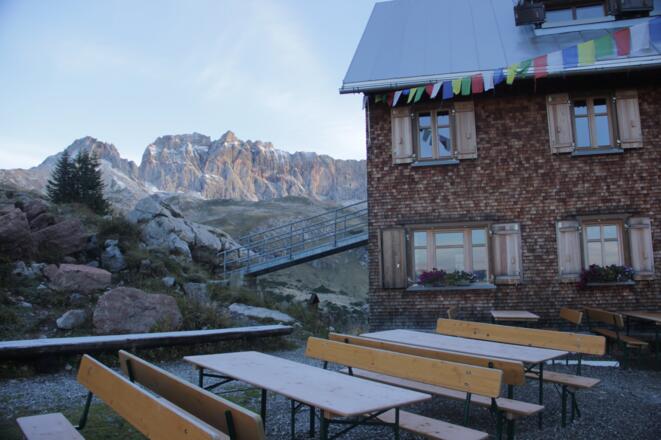 Freiburger Hütte mit Roter Wand