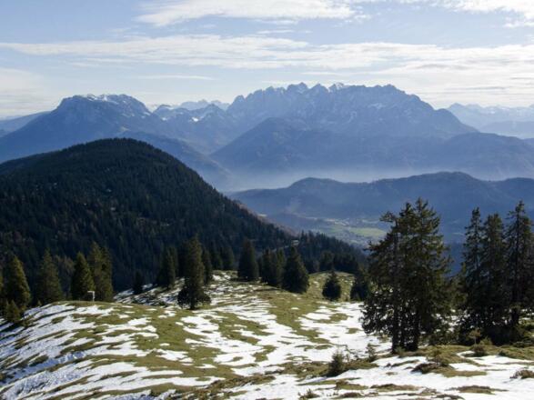 ... auf das Kaisergebirge.