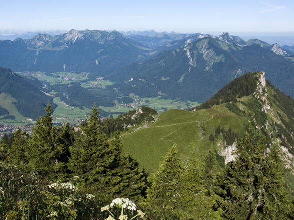 Der Zwölferspitz ganz in der Nähe wäre einen kurzen Abstecher wert.