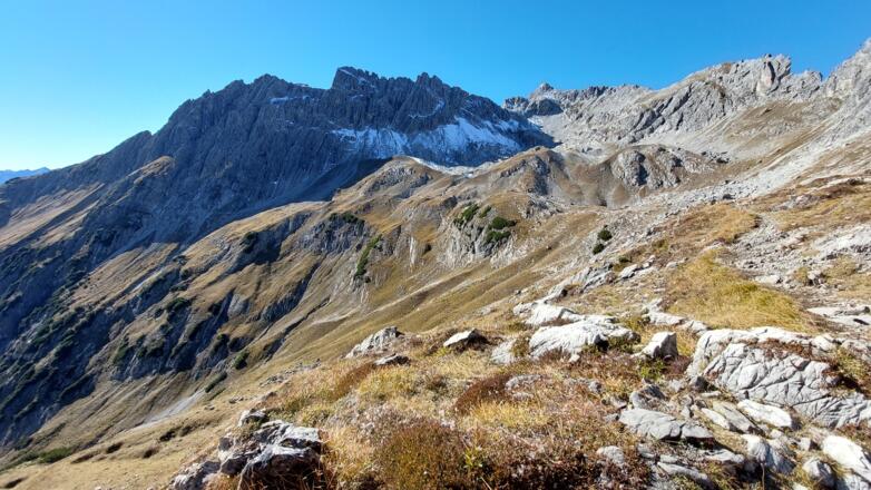 Balschtekar, hinten sieht man den Gipfel der Wolfebnerspitze