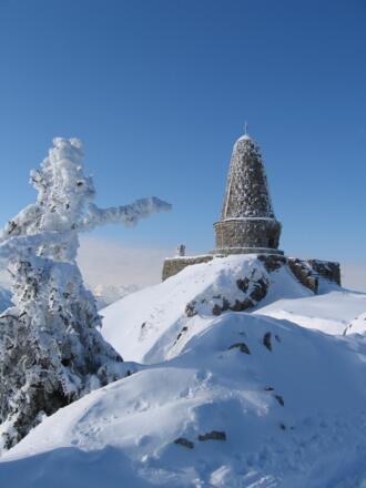 Jägerdenkmal am Gipfel