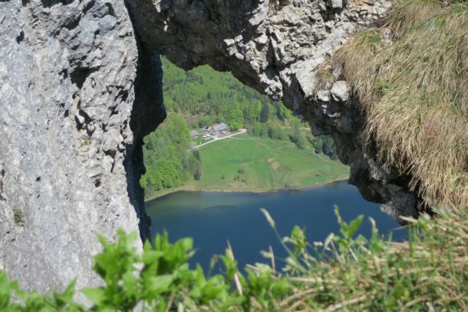 Katzensteinfenster mit Blick auf den Laudachsee